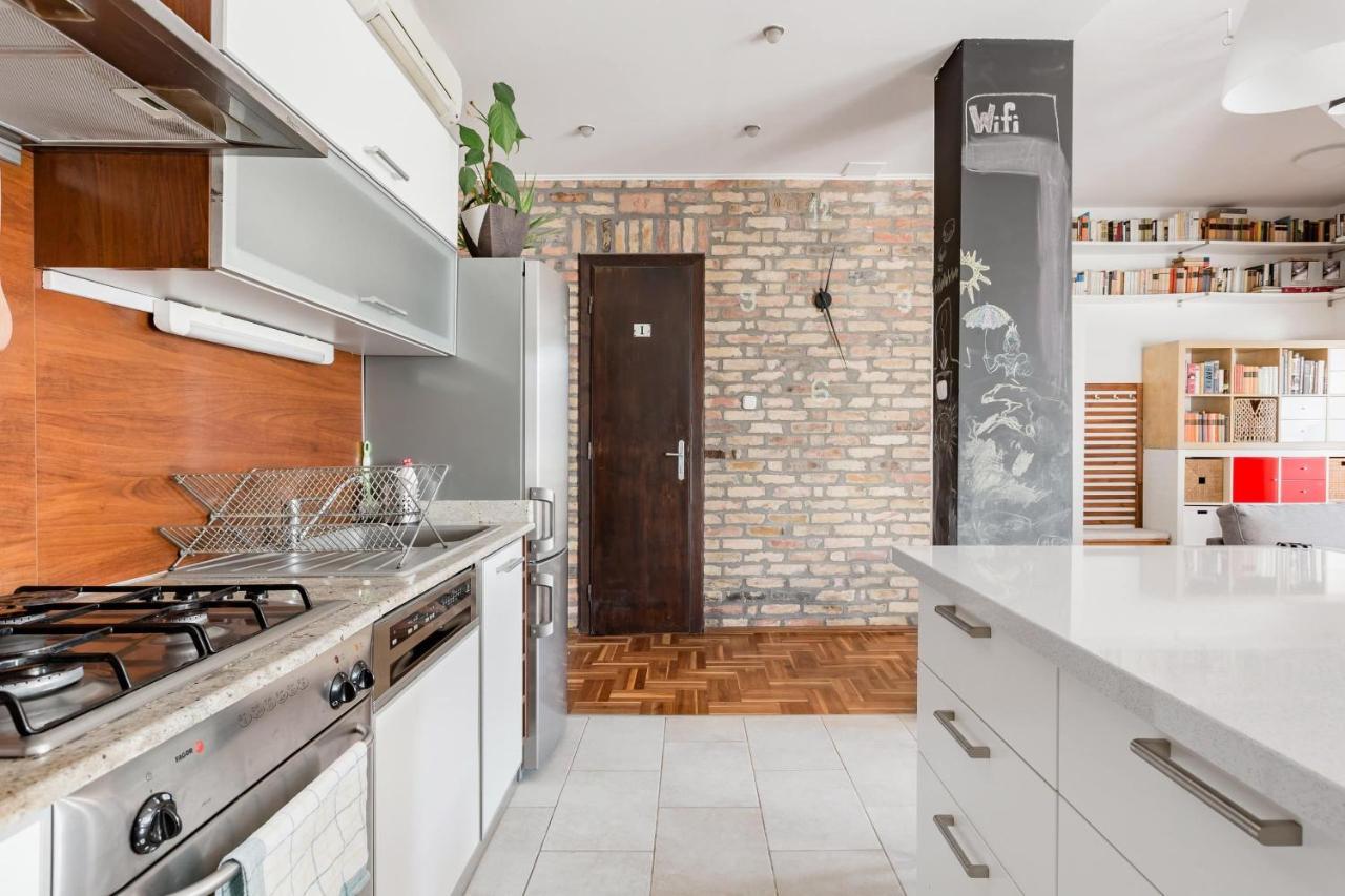 Relax Into Loft Living At A Light-Filled City Escape Budapest Ngoại thất bức ảnh