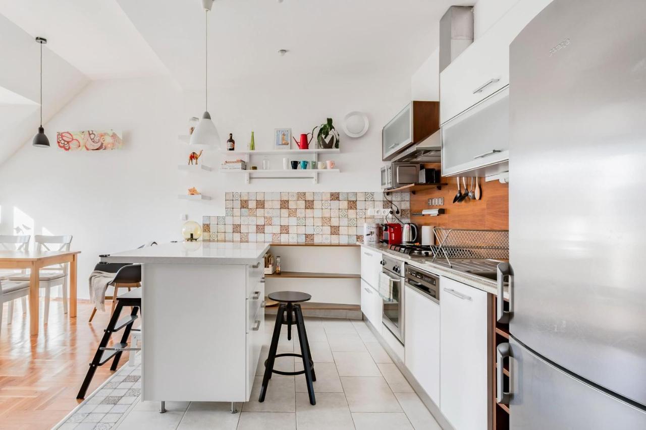 Relax Into Loft Living At A Light-Filled City Escape Budapest Ngoại thất bức ảnh