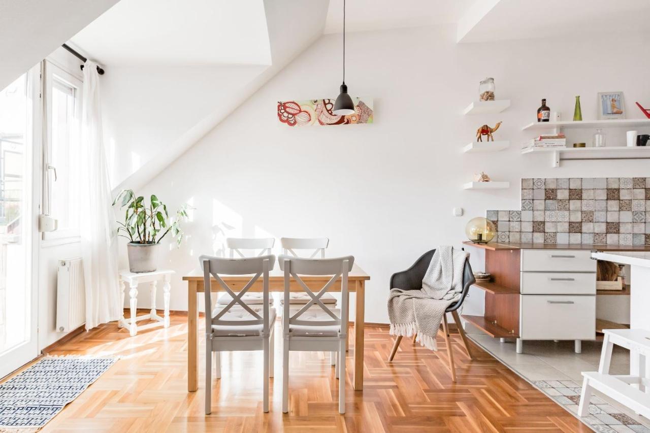 Relax Into Loft Living At A Light-Filled City Escape Budapest Ngoại thất bức ảnh