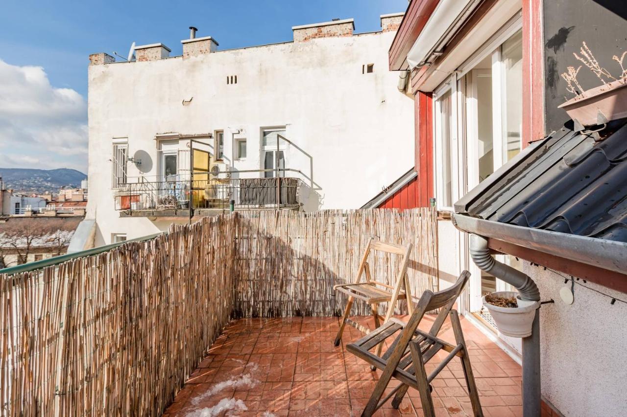 Relax Into Loft Living At A Light-Filled City Escape Budapest Ngoại thất bức ảnh
