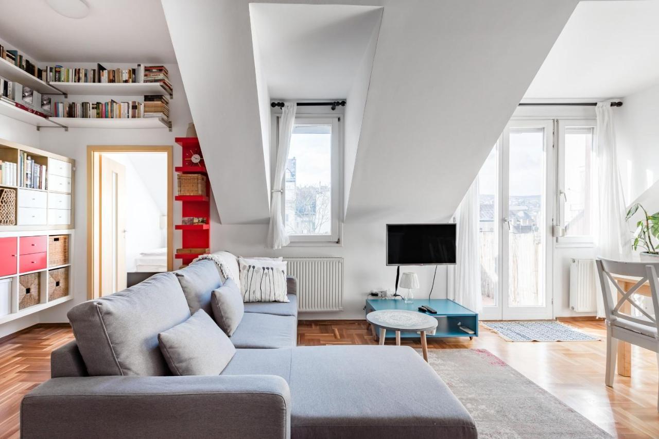 Relax Into Loft Living At A Light-Filled City Escape Budapest Ngoại thất bức ảnh