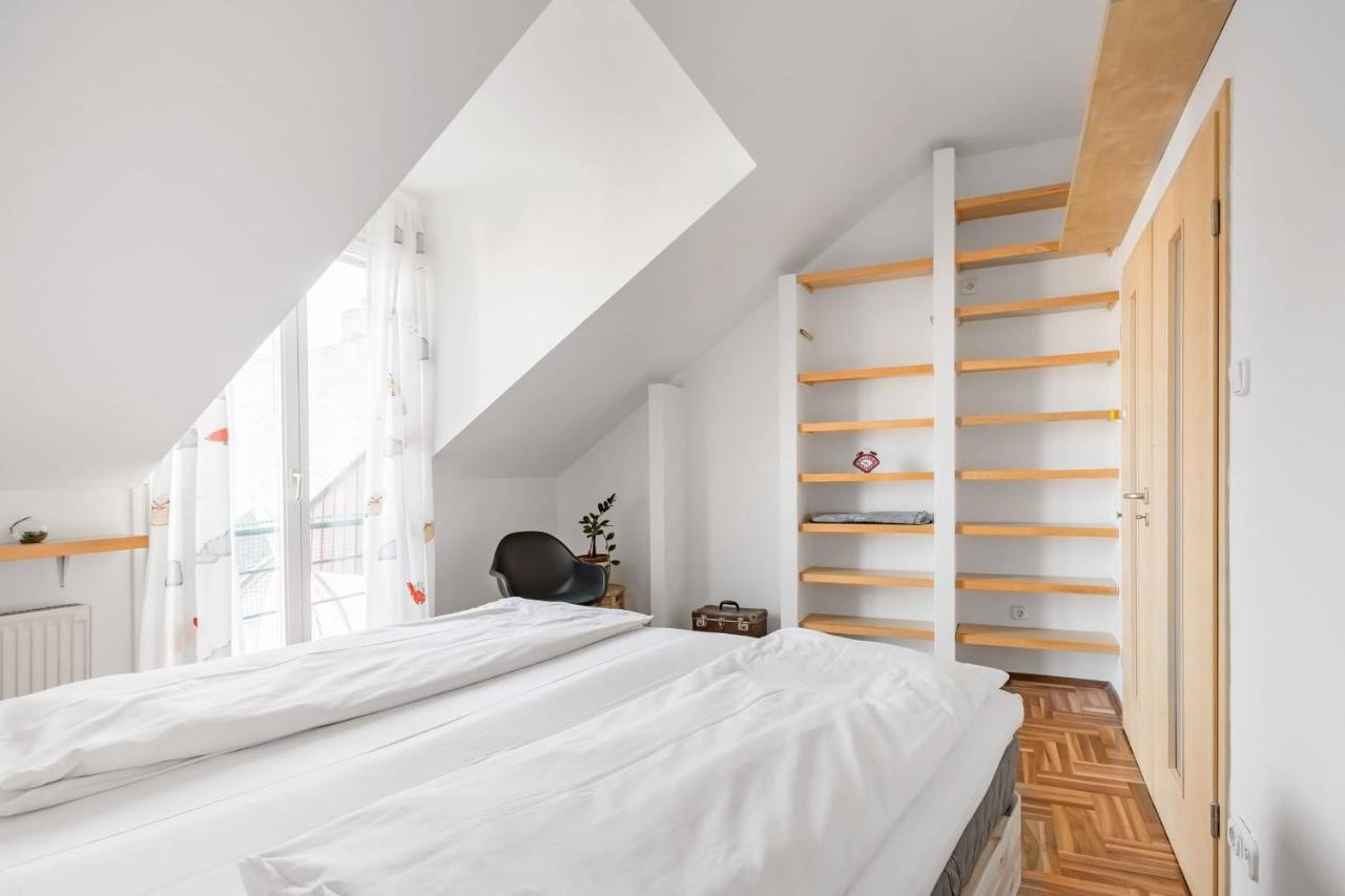 Relax Into Loft Living At A Light-Filled City Escape Budapest Ngoại thất bức ảnh