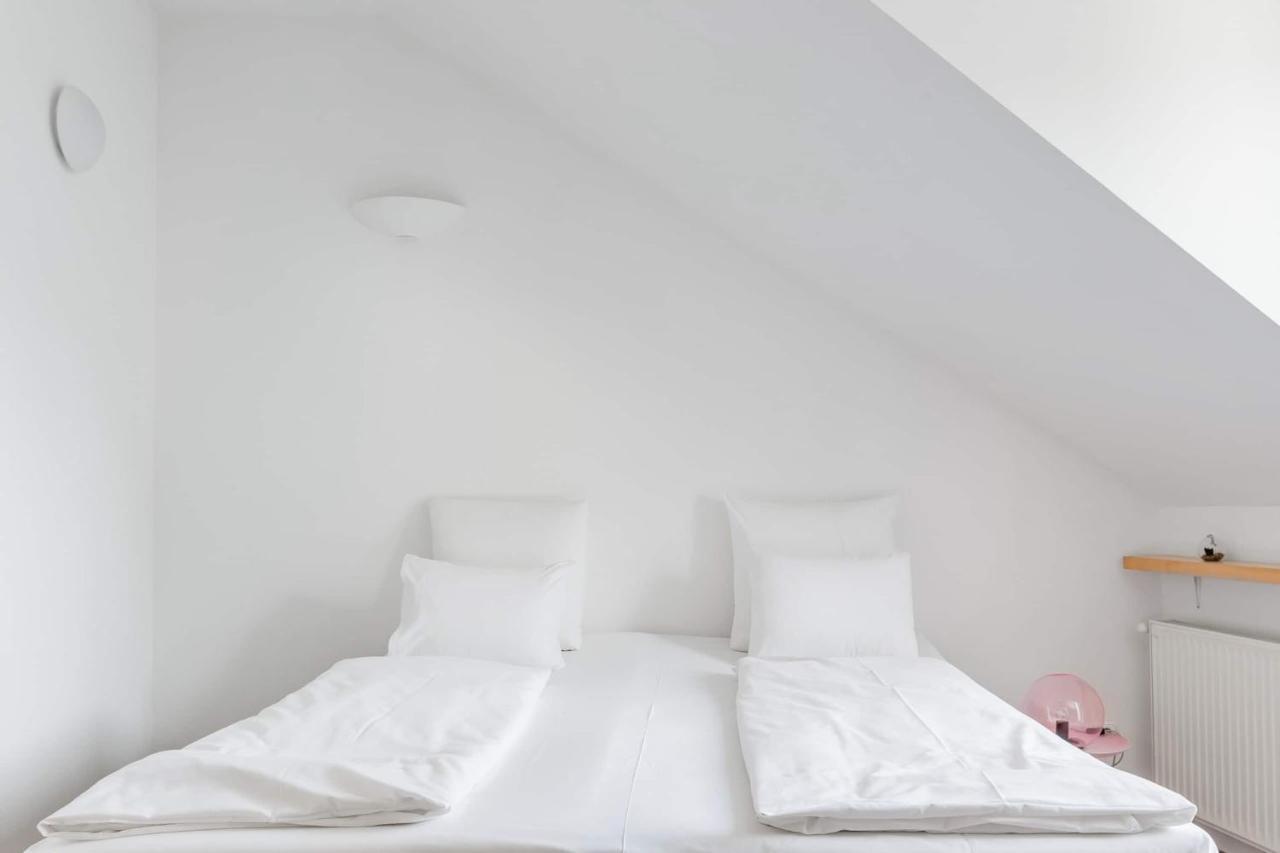 Relax Into Loft Living At A Light-Filled City Escape Budapest Ngoại thất bức ảnh